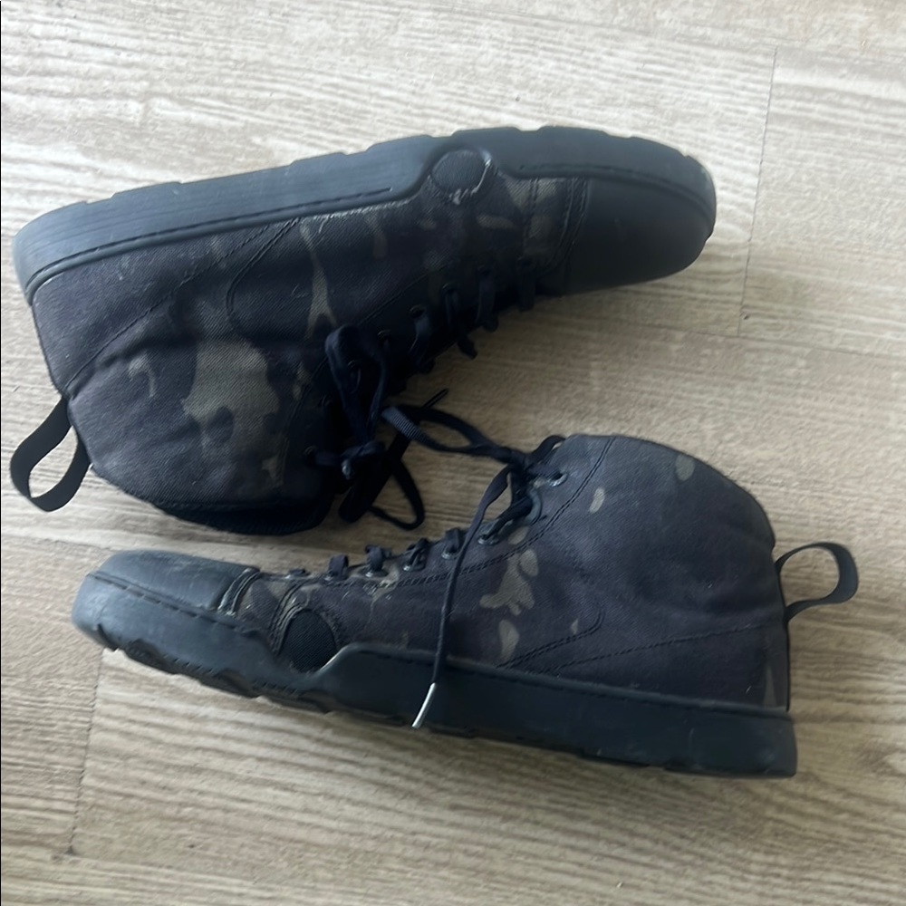 NWT Men’s Altama Maritime Assault Mid boots